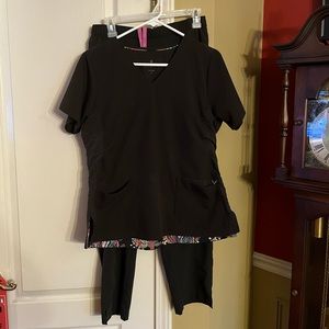 Vera Bradley black scrubs, M